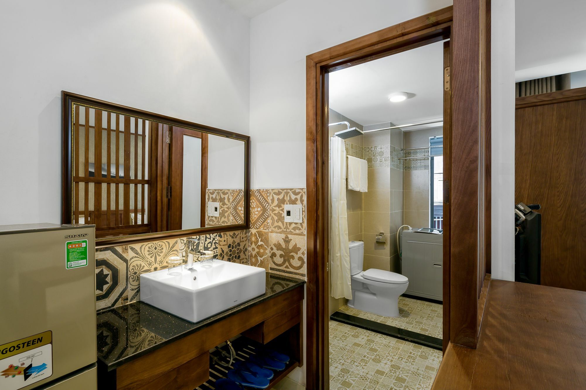 Aris Beach Apartment & Hotel Дананг Экстерьер фото