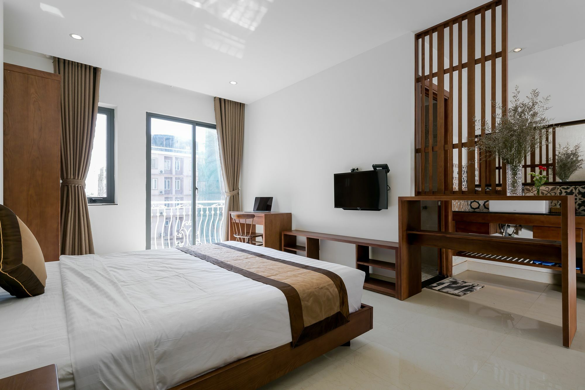 Aris Beach Apartment & Hotel Дананг Экстерьер фото